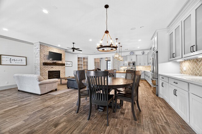 Building Photo - 2072 Laurie Darlin Dr