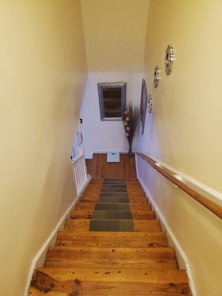 Building Photo - 94 Selden St