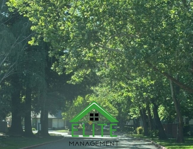 Building Photo - **2 Bed, 2 Bath Condo in Gated Community |...