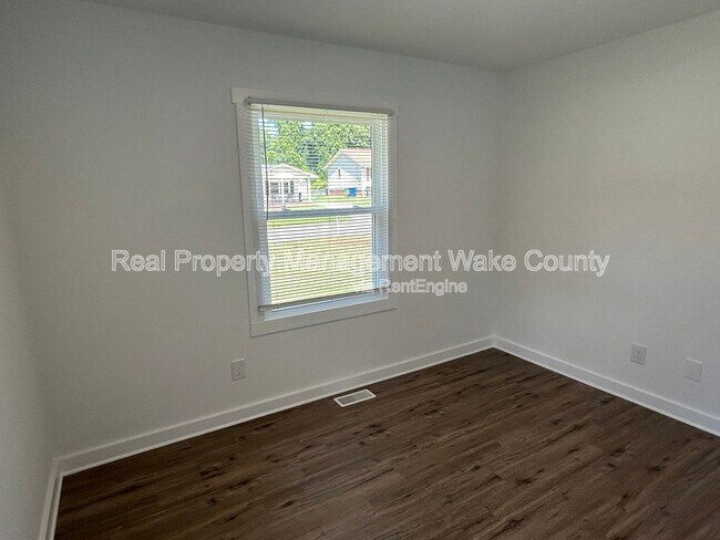 Building Photo - 2325 Quartz Ct