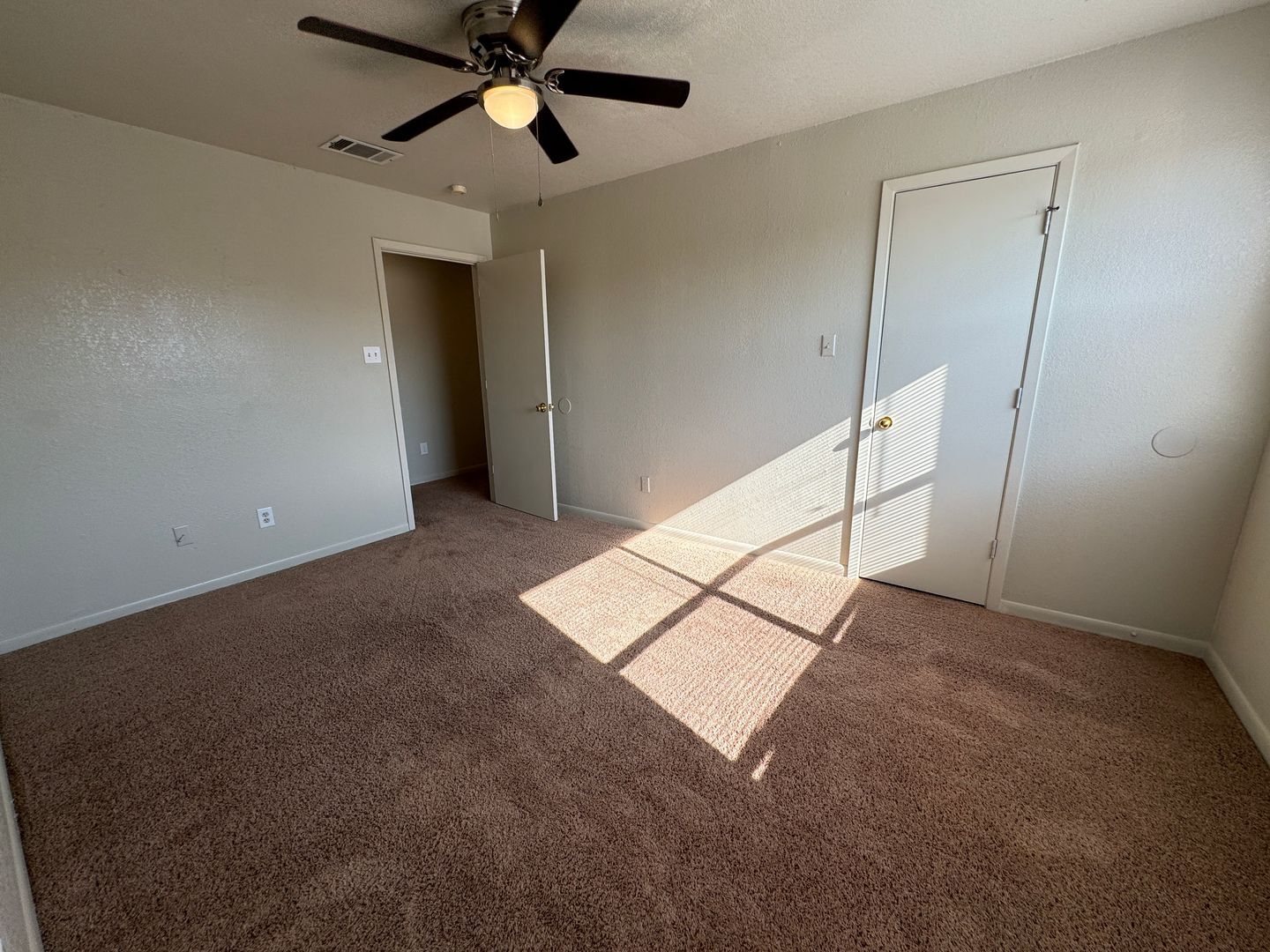 Building Photo - 1203 Monroe Loop