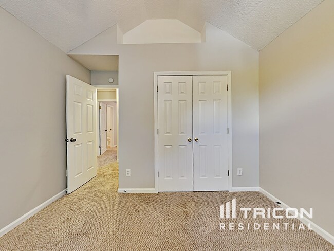 Building Photo - 3305 N Winds Trail