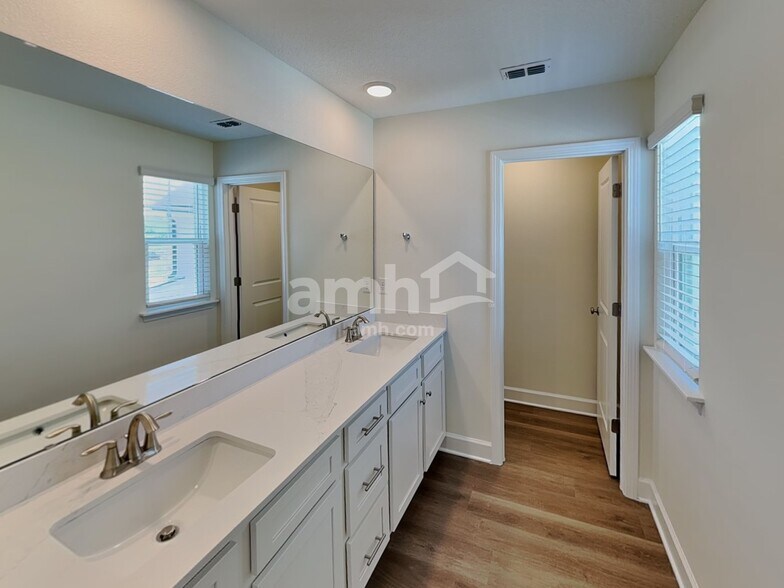 Building Photo - 2580 Spring Moss Ct