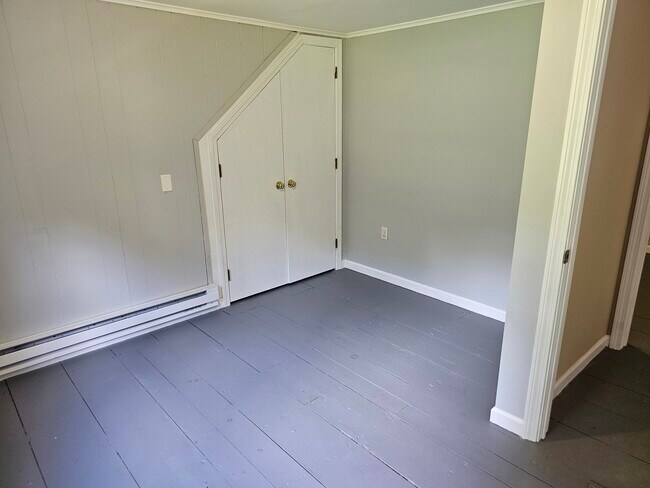 Building Photo - 205 Catlin Rd