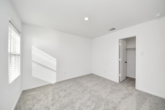 Building Photo - 5846 Majestic Sky Dr