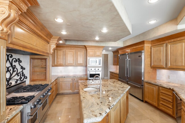 Building Photo - 9103 Alta Dr