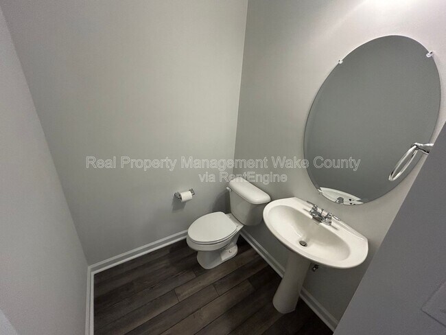 Building Photo - 1041 Shoreside Dr