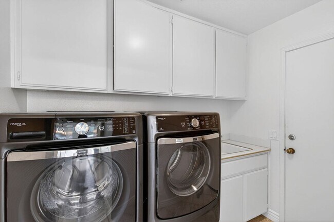 Building Photo - The Ultimate Coastal Escape: 3 Bedrooms with Panoramic Ocean Views in Gated Waterford Pointe!