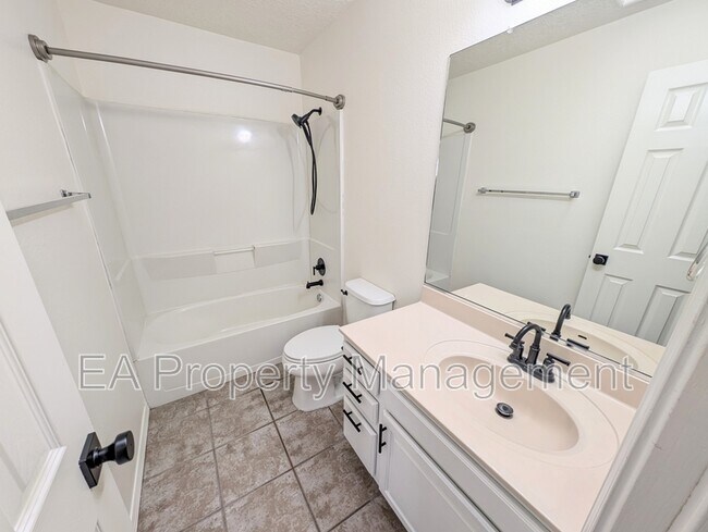 Building Photo - 363 Pinon Creek Rd SE