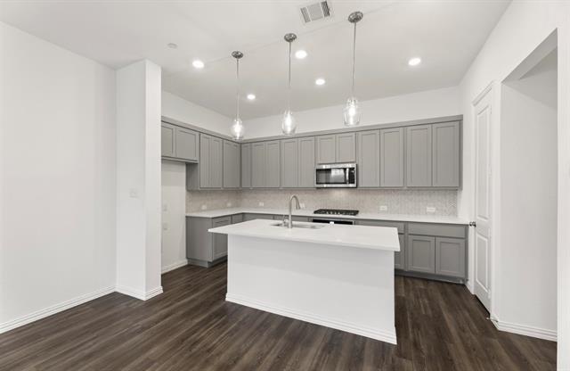 Building Photo - 1064 Old Rosebud Dr