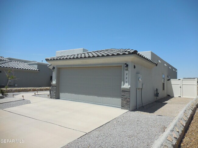 Building Photo - 227 Ellesmere Wy