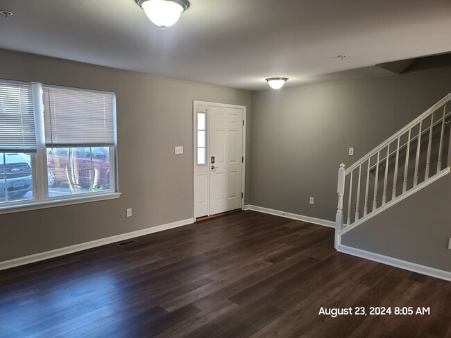 Building Photo - 3 Bedroom Townhouse For Rent in Waynesboro