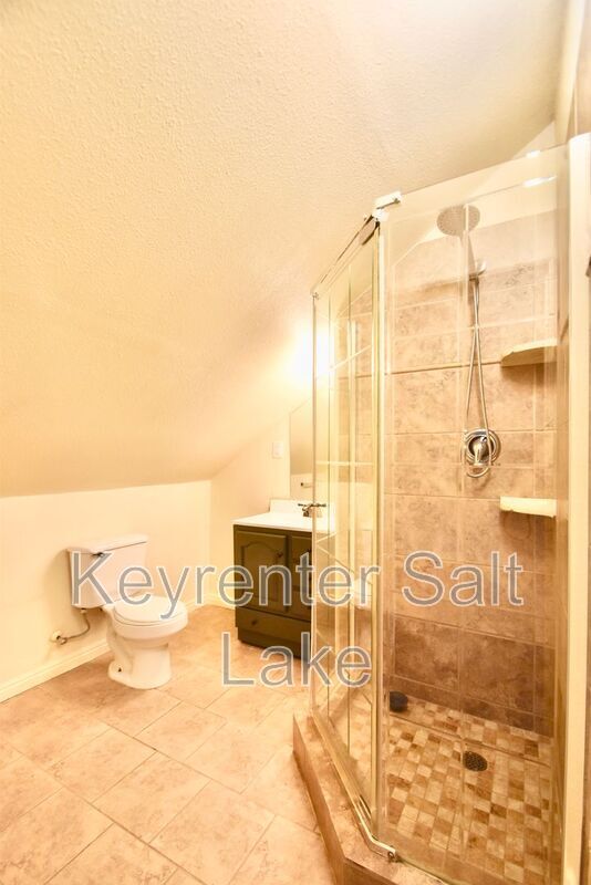 Building Photo - 9408 Turnpike Ln