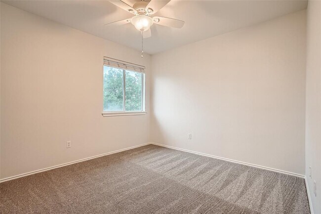 Building Photo - 2505 Wilma Rudolph Rd