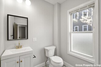 Building Photo - 5 bedroom in Boston MA 02127