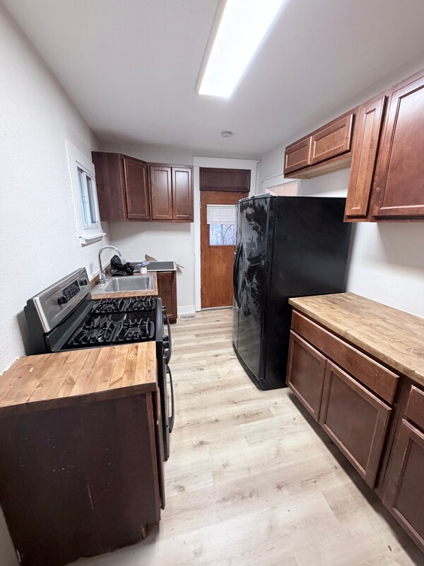 Building Photo - 2233 Brownsville Rd