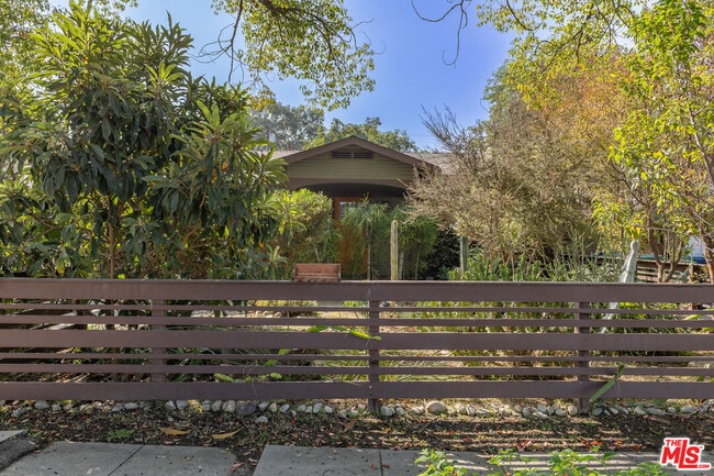 Building Photo - 3418 Greensward Rd