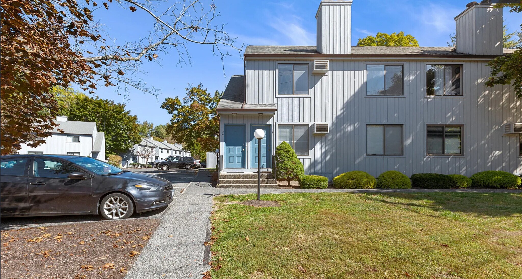 Building Photo - 19 Somers St