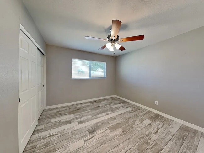 Building Photo - 7326 E Palm Ln