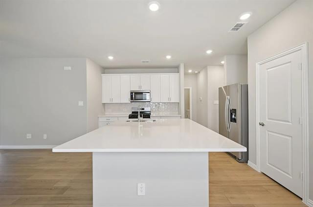 Building Photo - 524 Clover Crk Dr