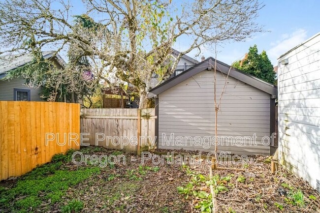 Building Photo - 1331 SE 49th Ave