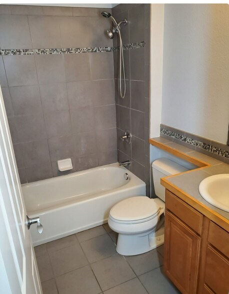 Building Photo - 13413 97th Ave E