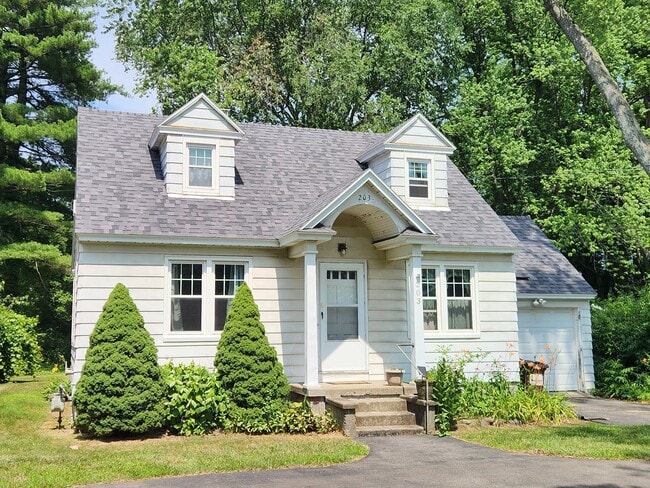Building Photo - 203 Consaul Rd