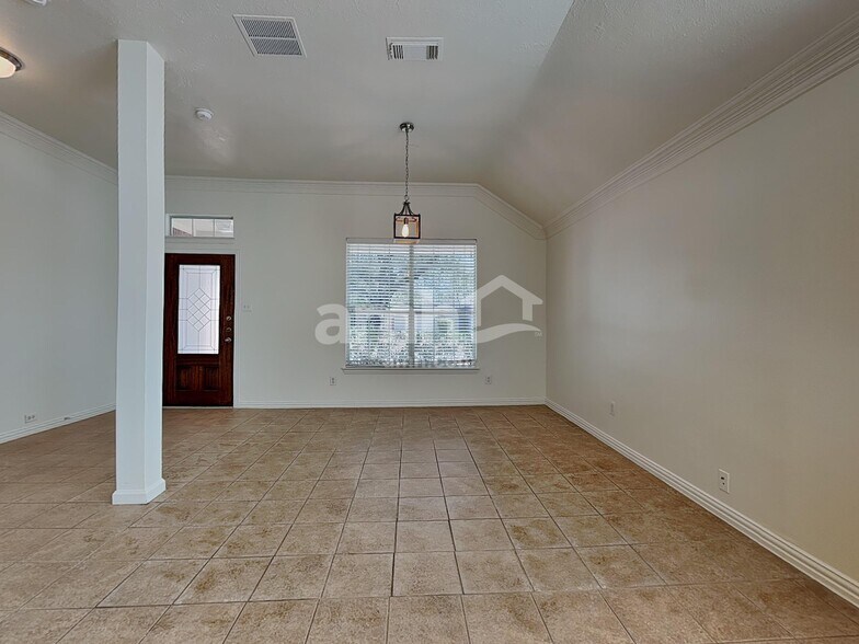 Building Photo - 20015 Leithcrest Way