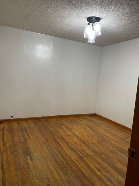 Mater Bedroom - 612 S Pine St