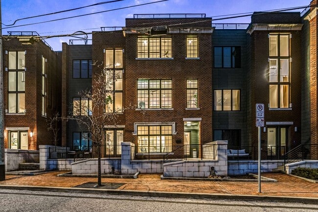 Building Photo - 614 Madison St
