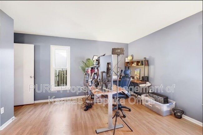 Building Photo - 3708 SW Windemere Dr