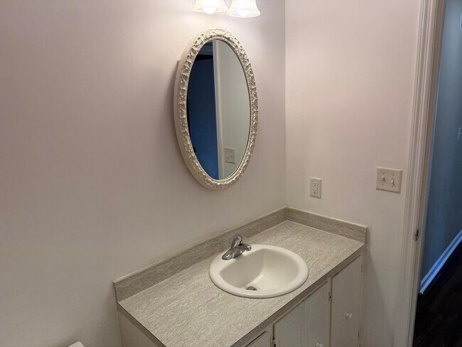 Building Photo - 3326 Quaker Springs Rd