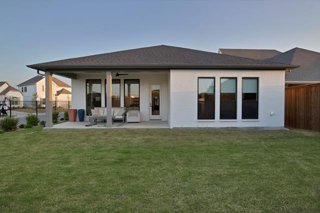 Building Photo - 263 Observation Dr W