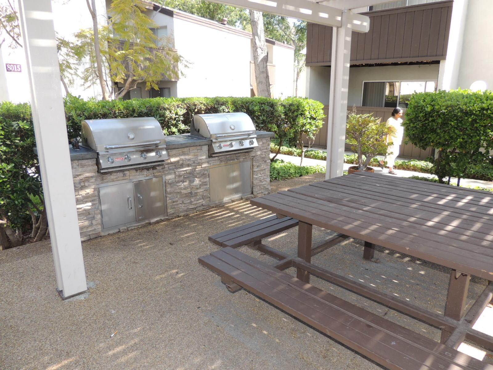 BBQ's - 1379 Caminito Gabaldon