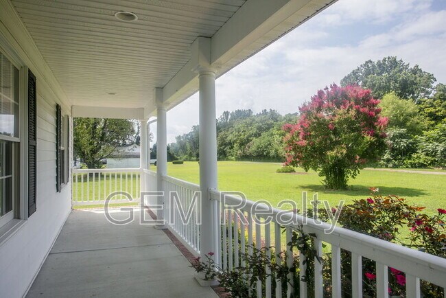 Building Photo - 15617 Mockingbird Ln