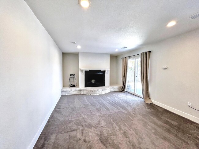 Building Photo - 1828 S Idalia St