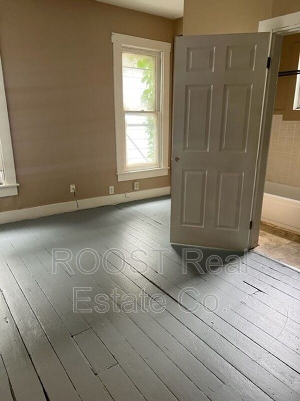 Building Photo - 131-133 N Greenmount Ave