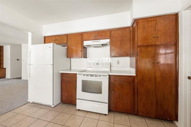 Building Photo - 6706 Willamette Dr
