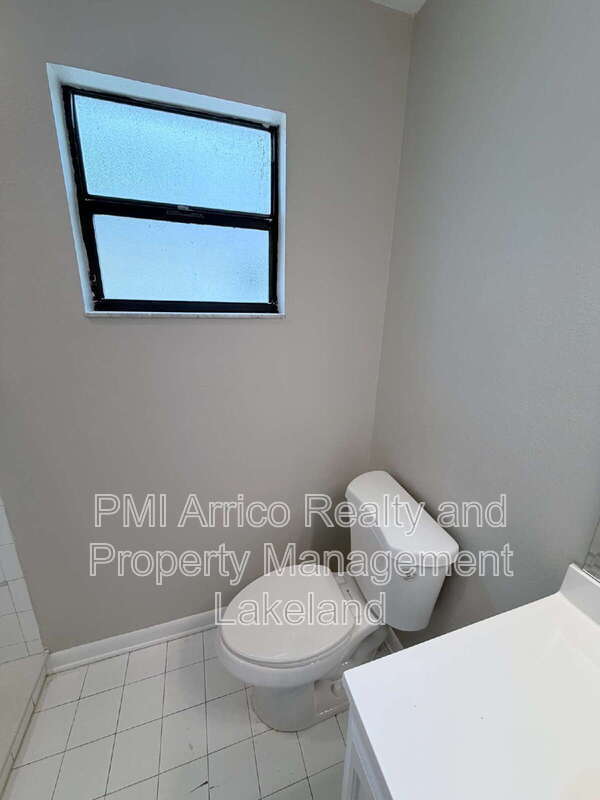 Building Photo - 3584 Raintree Cir
