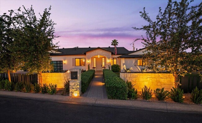 Building Photo - 3631 N 54th Ct