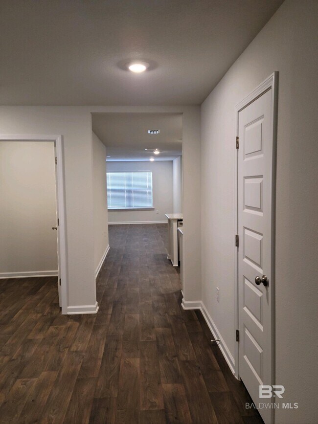 Building Photo - 10558 Ruffian Rte