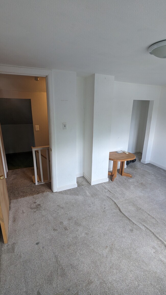 Building Photo - 1007 Della Ave