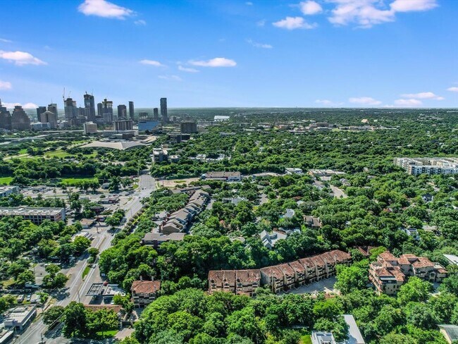 Building Photo - 1529 Barton Springs Rd