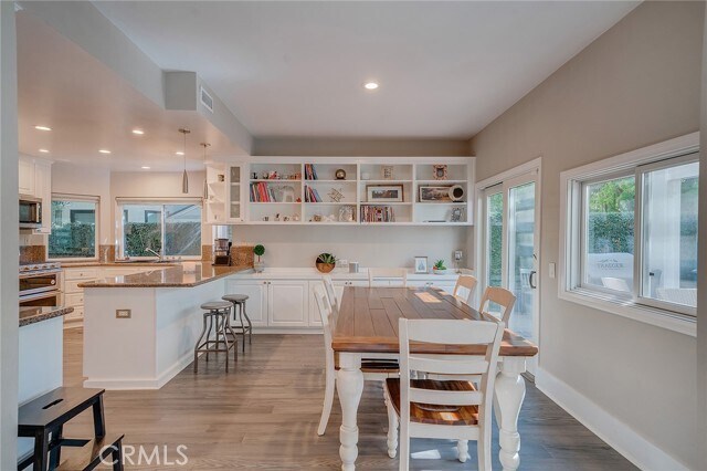 Building Photo - 6049 Rustling Oaks Dr