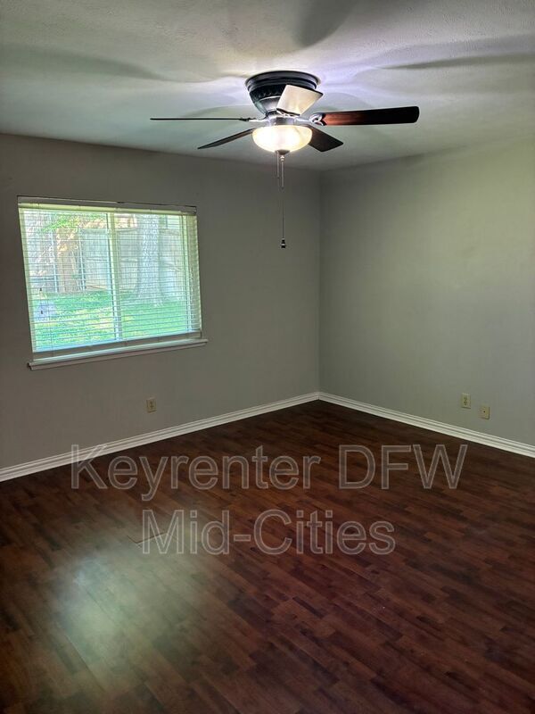 Building Photo - 3801 Hackberry Ln