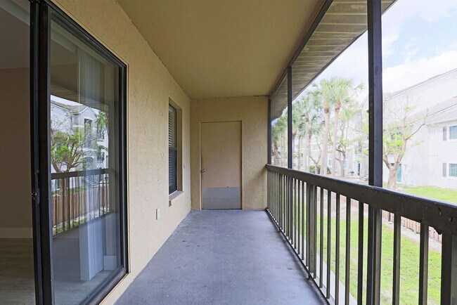 Building Photo - $250 OFF SECOND MONTH RENT AVAILABLE NOW