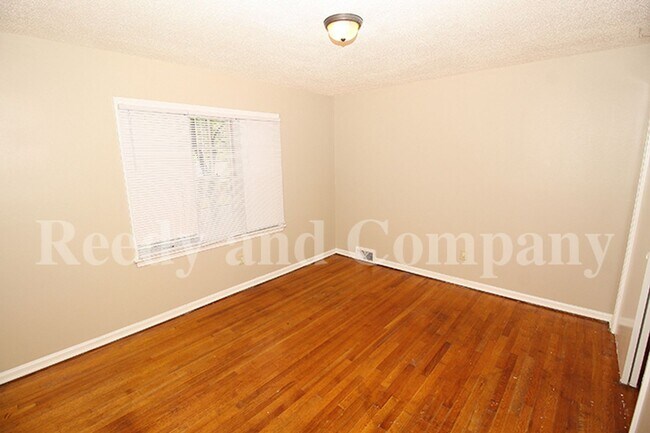 Building Photo - 3001 Falkirk Rd