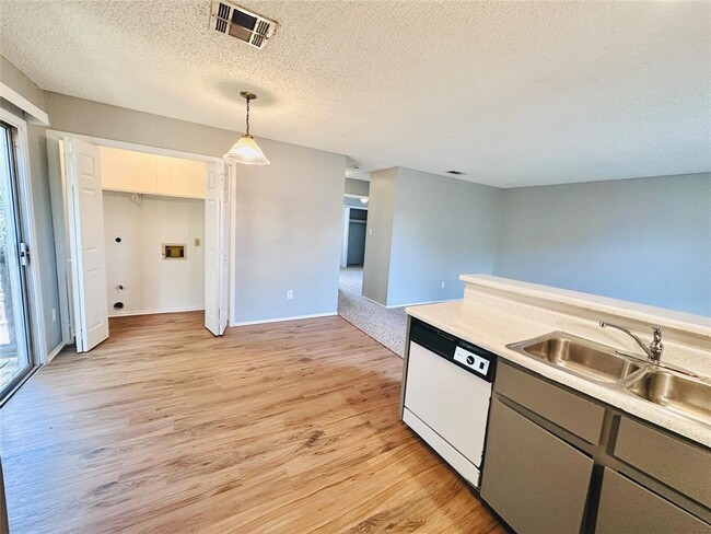 Building Photo - 4901 Merritt Cir