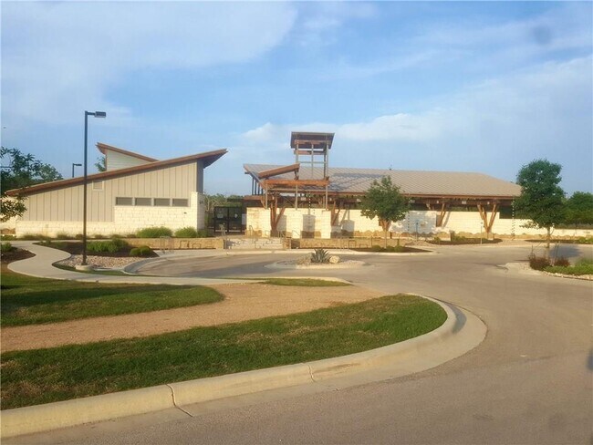 Building Photo - 121 El Ranchero Rd