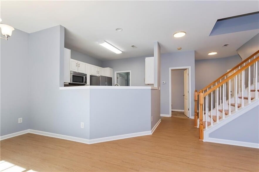 Building Photo - 995 Treymont Way SW